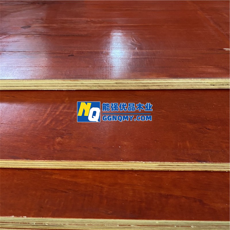 工程建筑模板廠家貨源，酚醛膠鏡面膠合板實(shí)用型！